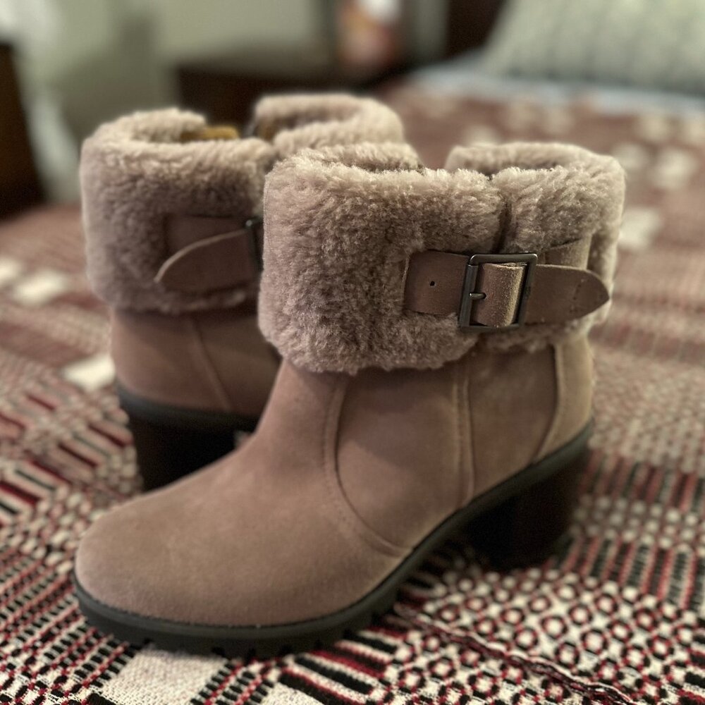 New UGG Women's Elisiana Waterproof Boot - Caribou, Size 9.5 (No Tags)